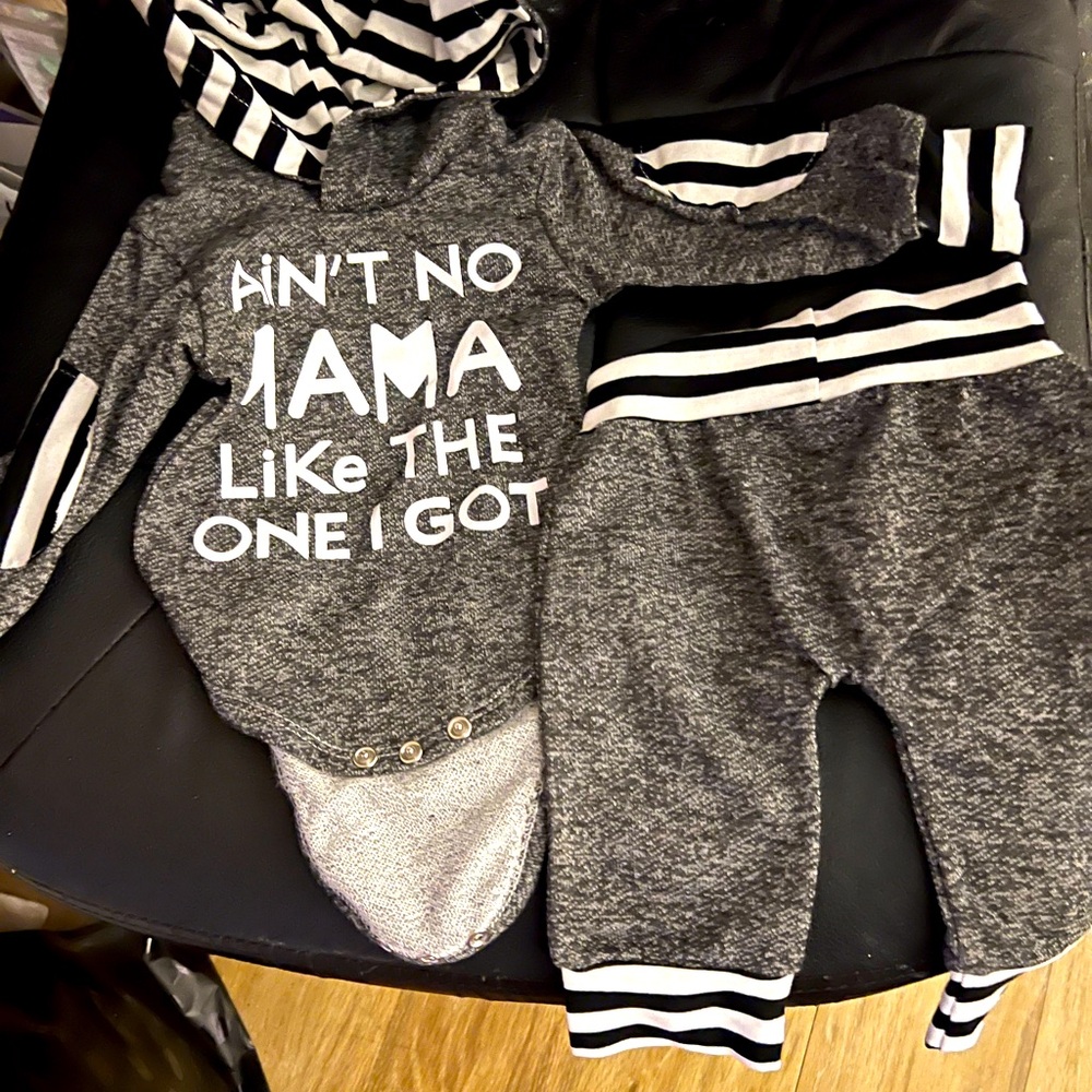 NWOT 0-3 months baby boy 2 piece outfit